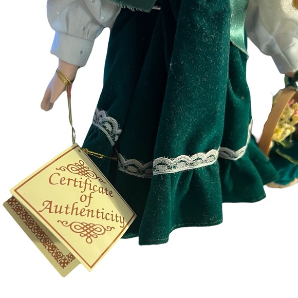 Vintage Soft Expressions Porcelain Doll - Picture 4 of 6